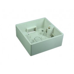КОНЗОЛНА КУТИЯ ЗА ОТКРИТ МОНТАЖ  НА УРЕДЕН КЛЮЧ  86x86x34mm M386/PVC